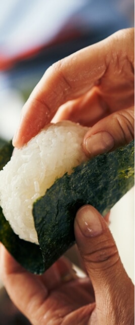 おにぎりにぎる3stepの3